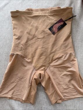 HoneyLove Super Power Short nude Shapewear Size 1X compression NO straps